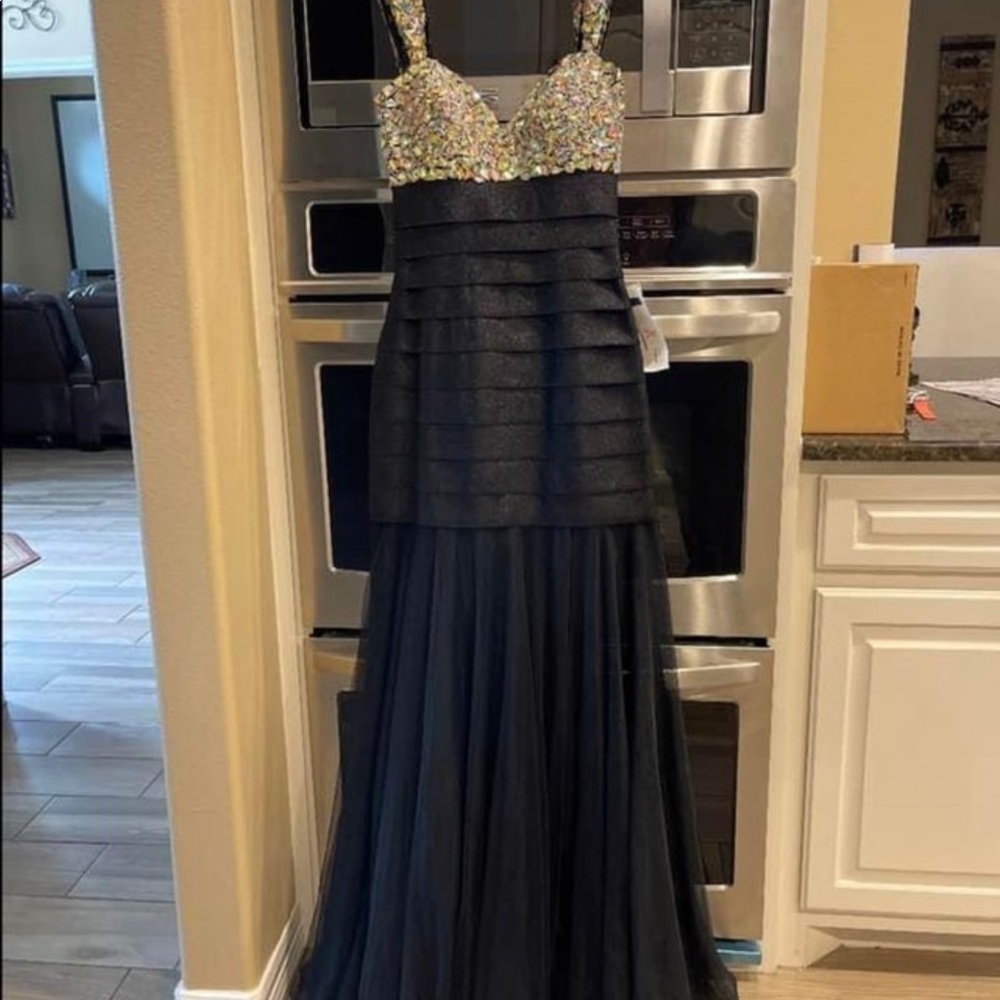 Ritzee Original dress, Size 6. new with tags